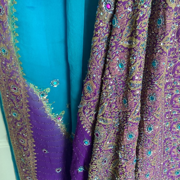 Super fancy beautiful embroidered 2 toned saree bridal - Picture 3 of 9